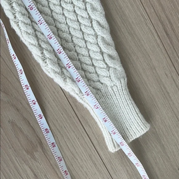 H&M White Cable Knit Crew Neck Sweater - Picture 6 of 8